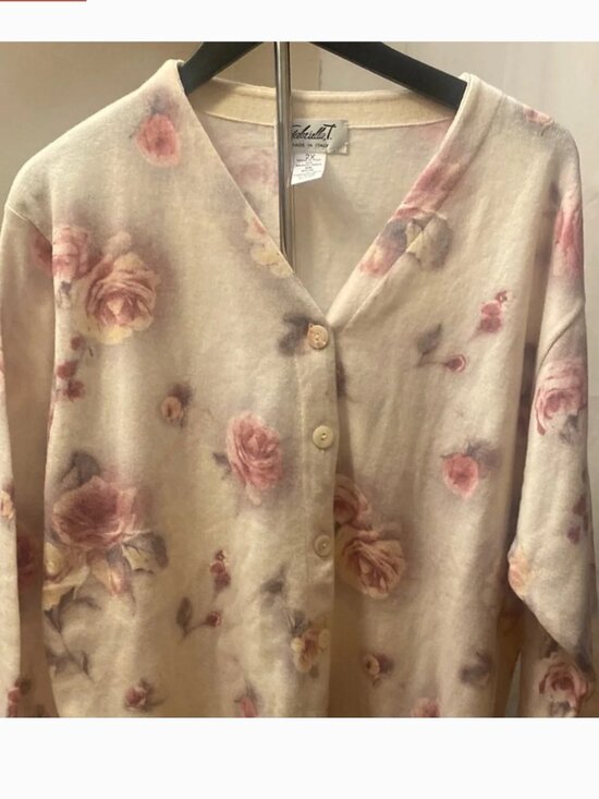 Gabrielle T Sweaters - Floral Button-Up Cardigan in Cream